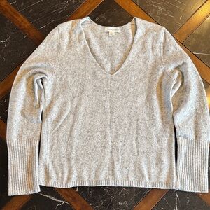 Treasure & Bond Light Gray V-Neck Sweater